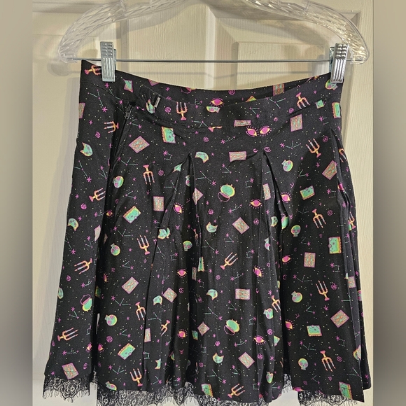 Disney Parks Her Universe Hocus Pocus Pleated Lace Aline Skirt Size Small-Black - Picture 1 of 10
